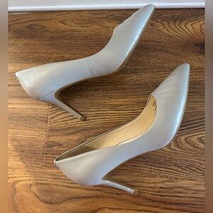 KARL LAGERFELD grey heels (size 6)